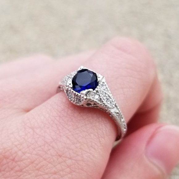 Vintage Jewelry - 💙Art Deco Vintage Sterling Silver Sapphire Ring💙